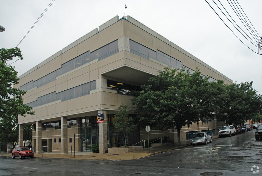 More Photos Of 625 N Orange St, Wilmington Office For Sale