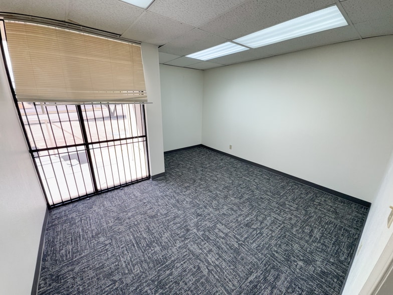 More Photos Of 5810 Rittiman Plz, San Antonio Warehouse For Lease