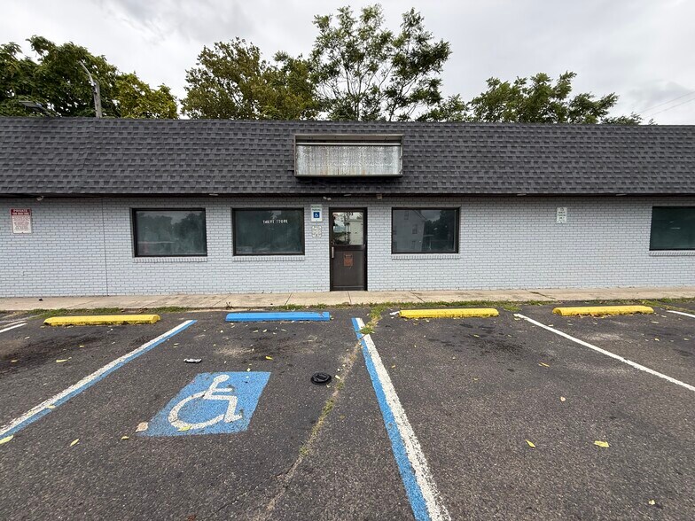 More Photos Of 201-211 Kates Blvd, Millville Freestanding For Lease