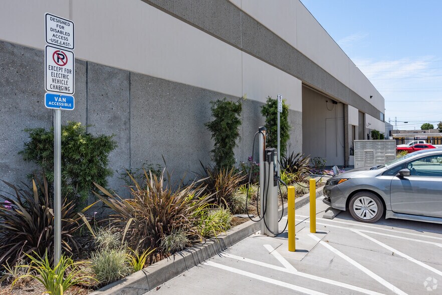 More Photos Of 14520-14534 Garfield Ave, Paramount Unknown For Lease