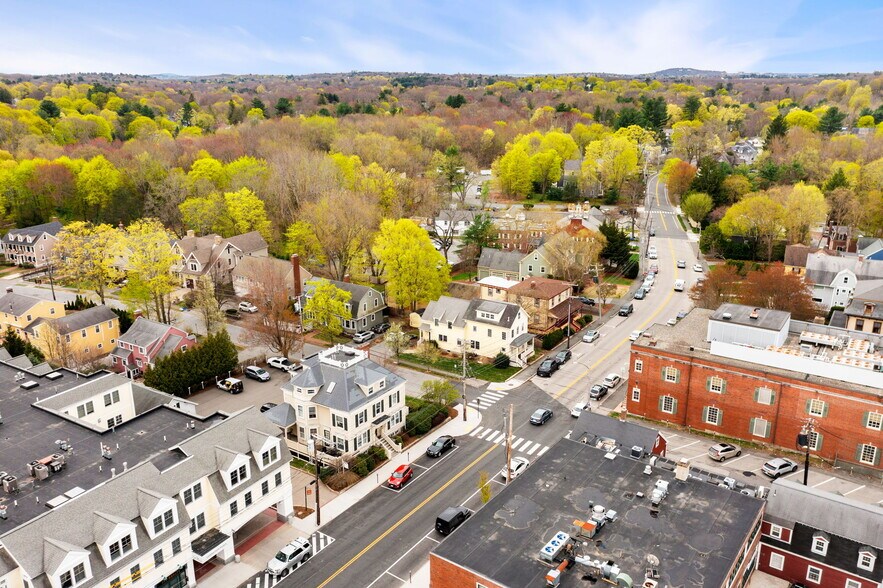 More Photos Of 52A Waltham St, Lexington Office For Lease