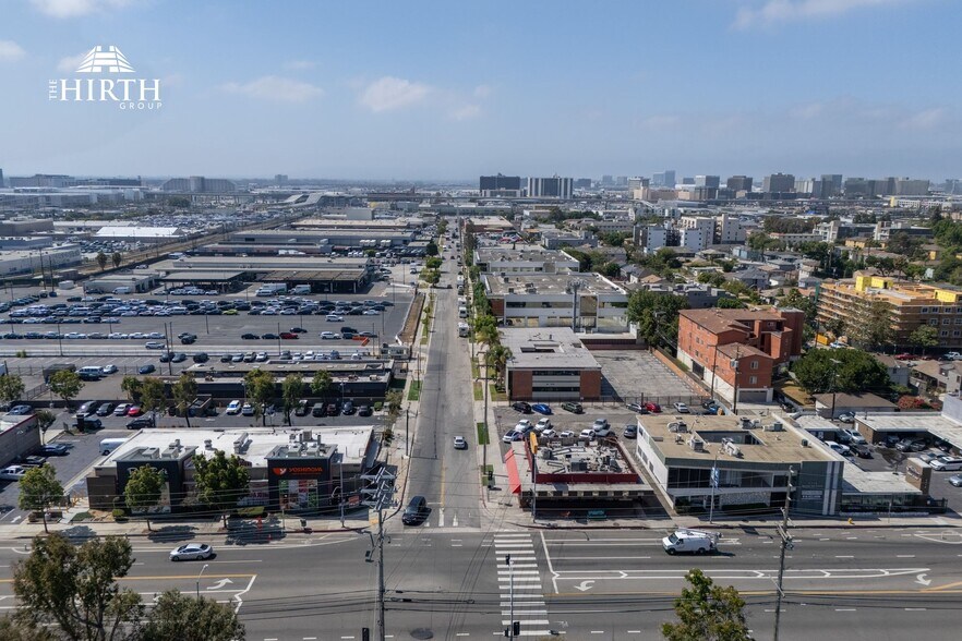 More Photos Of 8621 Bellanca Ave, Los Angeles Office For Sale