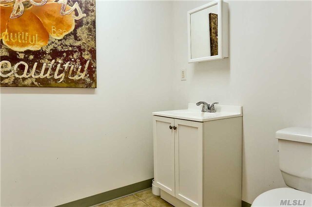 More Photos Of 1812-1814 Merrick Rd, Merrick Office For Sale