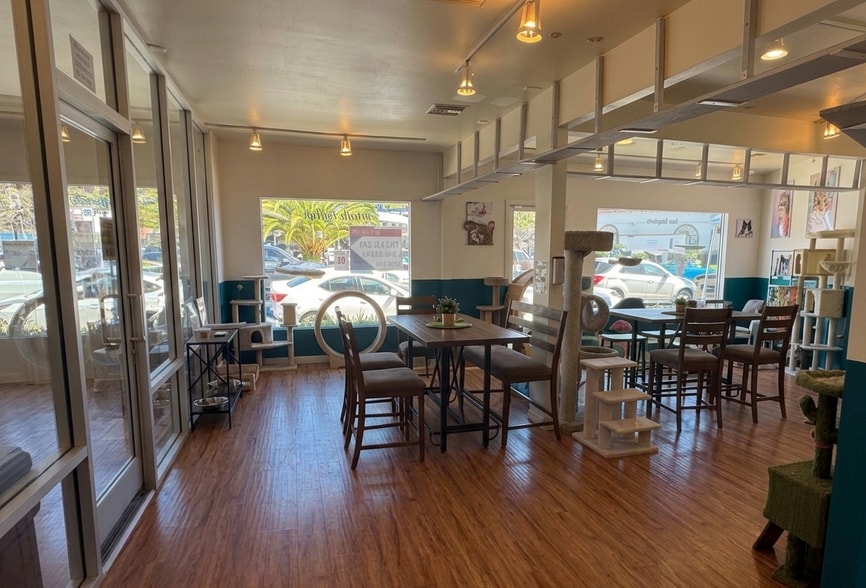 More Photos Of 1000-1010 Torrey Pines Rd, La Jolla Storefront For Lease