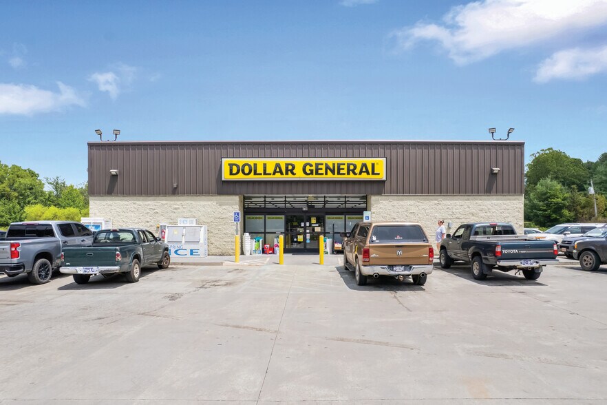 Primary Photo Of 333 S Shady St, Mountain City Freestanding For Sale