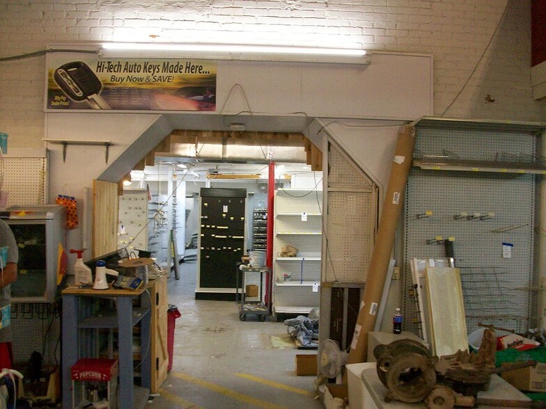 More Photos Of 124 Bushnell Plz, Bushnell Storefront Retail Office For Sale