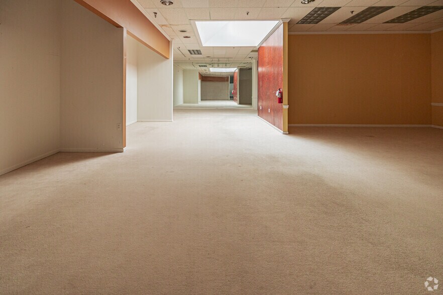 More Photos Of 23533 Mercantile Rd, Beachwood Flex For Sale