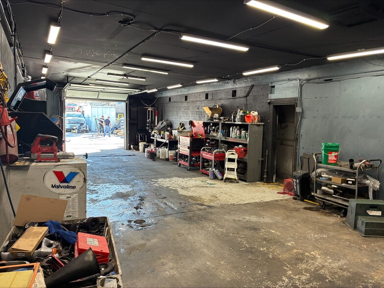 More Photos Of 5380 N Federal Blvd, Denver Auto Repair For Sale