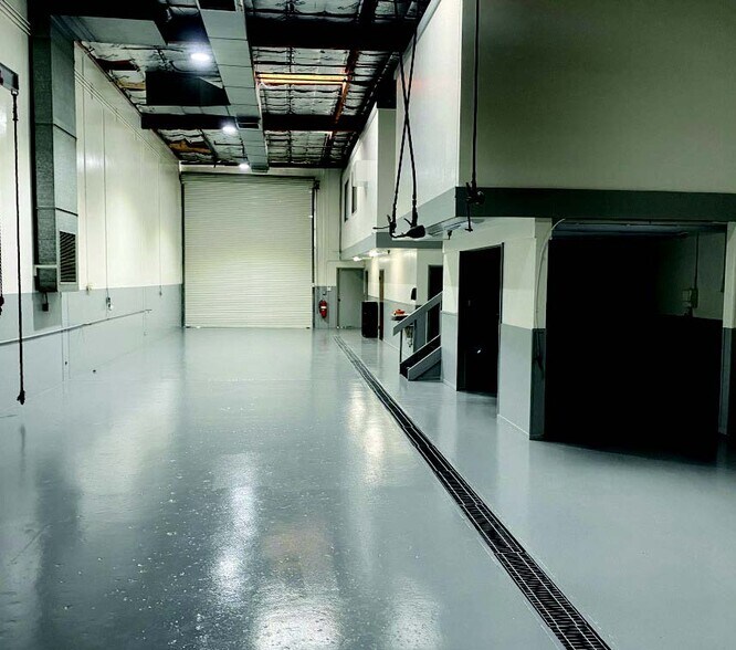 More Photos Of 330 S Riverside Dr, Modesto Warehouse For Lease