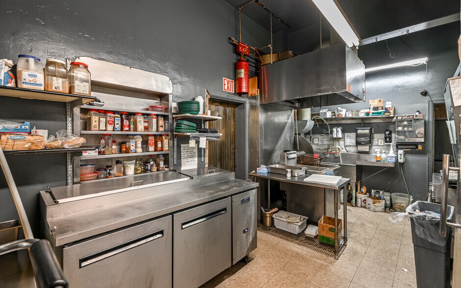 More Photos Of 1435 Freeport Rd, Cheswick General Retail For Sale
