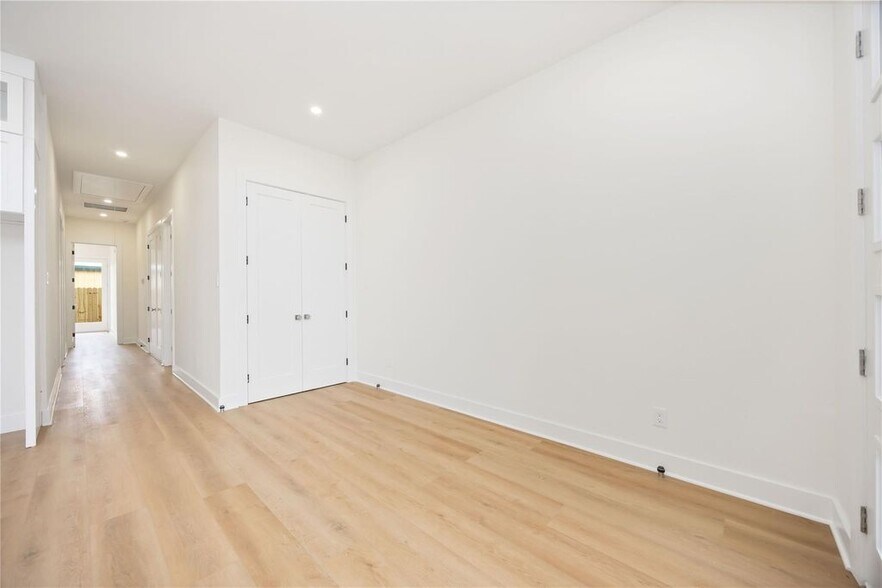 More Photos Of 422 E 41st St, Houston Multifamily For Sale