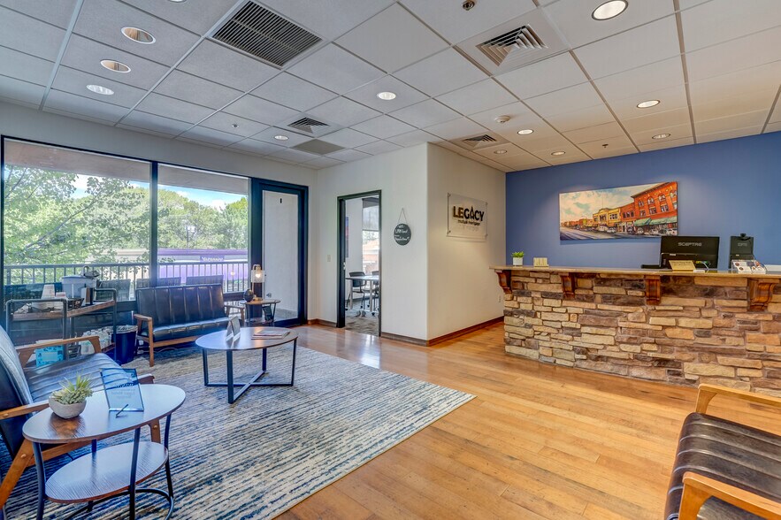 More Photos Of 325 W Gurley St, Prescott Office For Lease