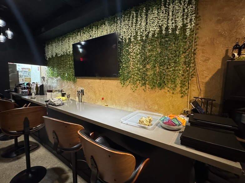 More Photos Of 1904 Hollywood Blvd, Hollywood Freestanding For Lease