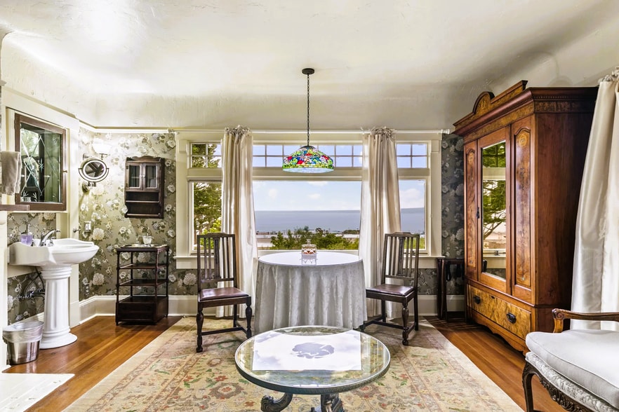 More Photos Of 598 Laine St, Monterey Hospitality For Sale