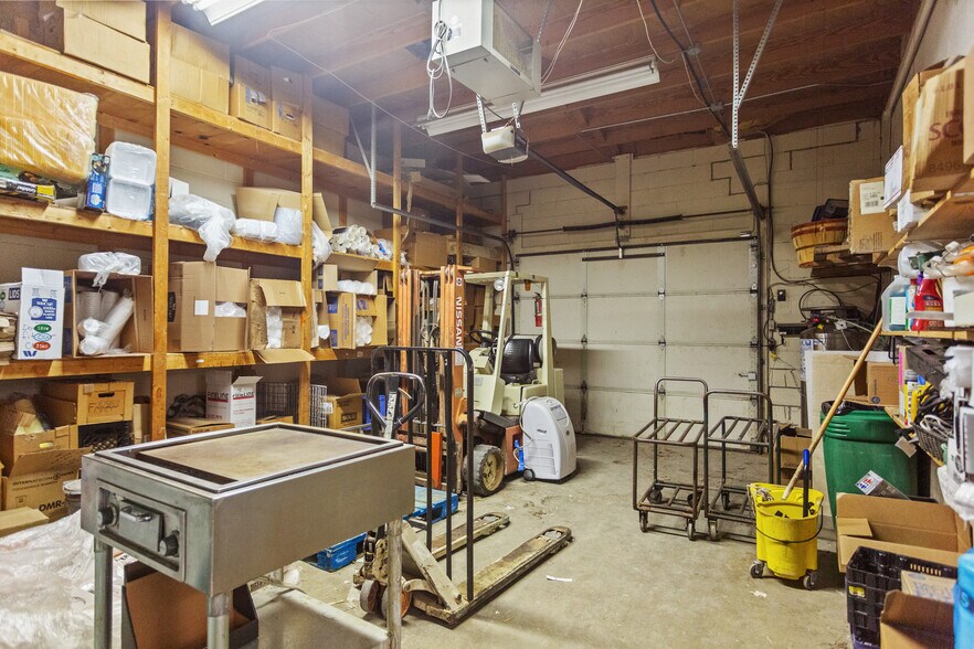 More Photos Of 101 E Commercial St, Miami General Retail For Sale