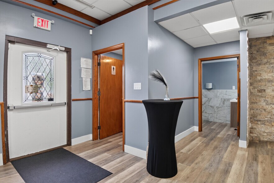 More Photos Of 5425 N Main St, Dayton Freestanding For Sale