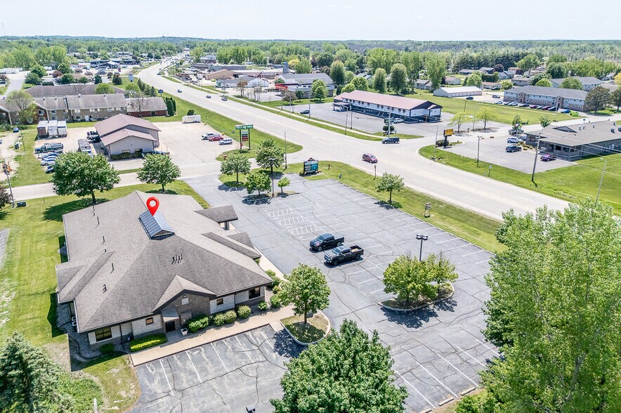 More Photos Of 1620 N Shawano St, New London Medical For Lease