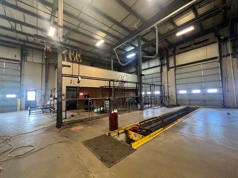 More Photos Of 1065 W Center St, Eureka Warehouse For Lease