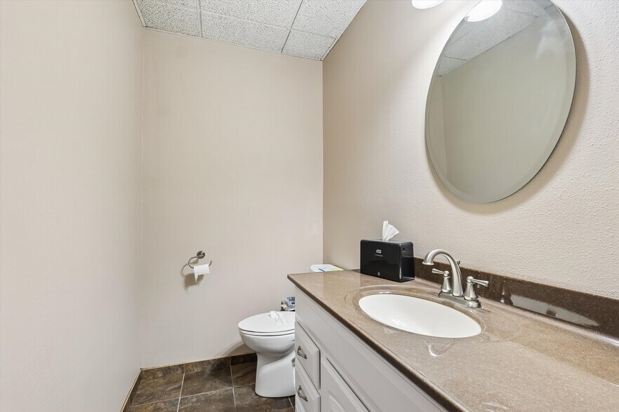 More Photos Of 535 Main St, Ames Office For Lease