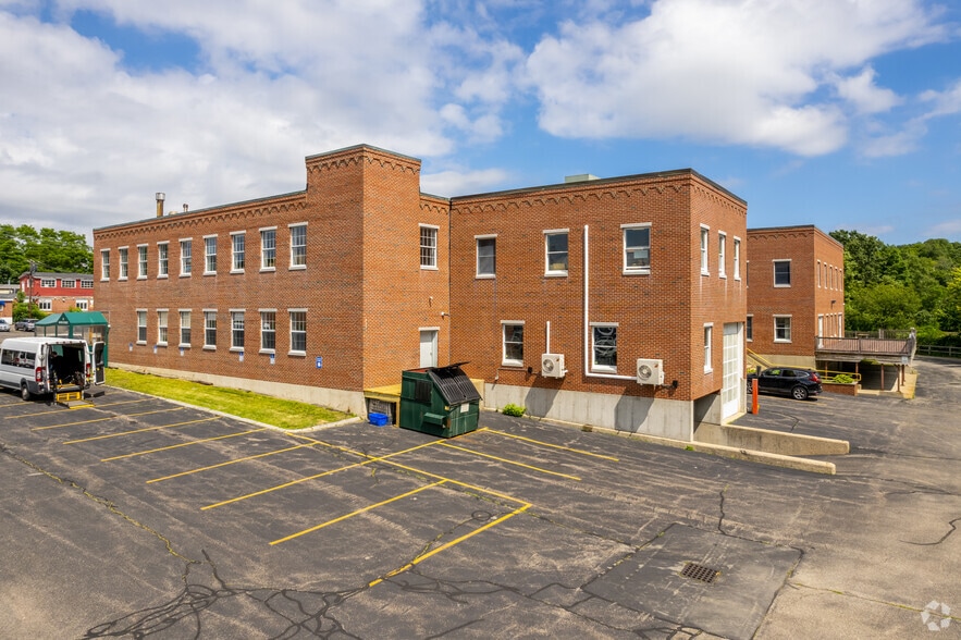 More Photos Of 35 Water St, Amesbury Research And Development For Lease