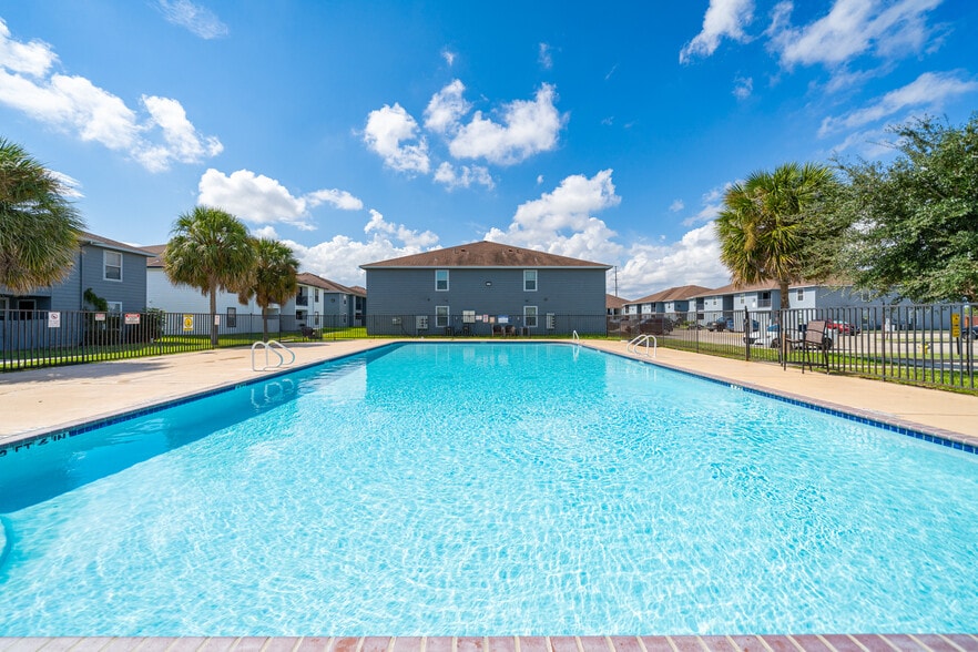 More Photos Of 5929 Wooldridge Rd, Corpus Christi Apartments For Sale