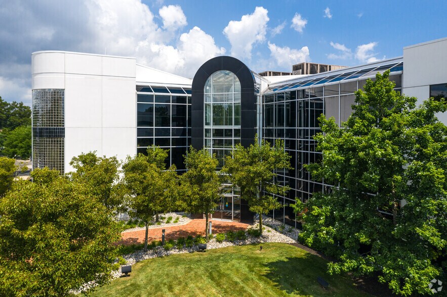 More Photos Of 4 Industrial Way W, Eatontown Office For Lease