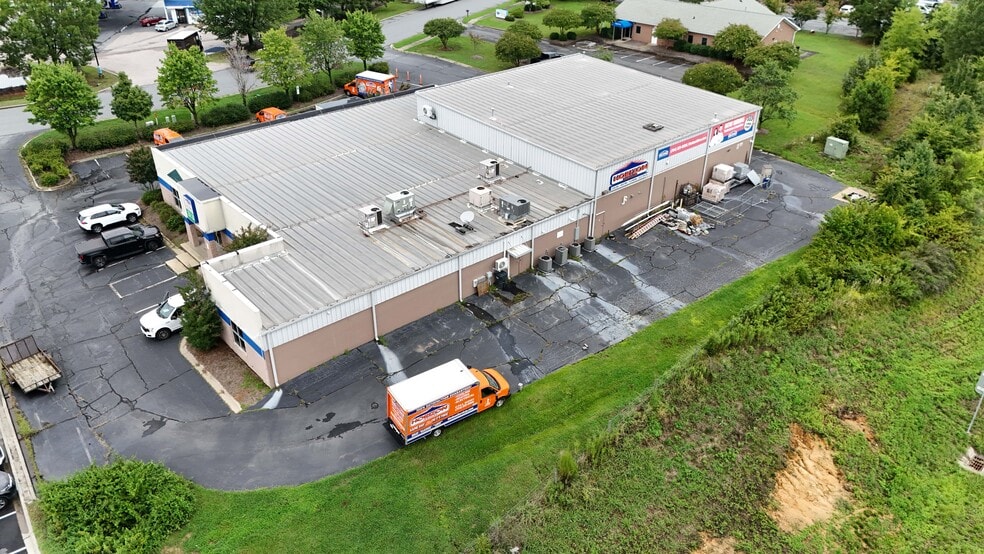 More Photos Of 269 Executive Park Dr NE, Concord Showroom For Lease