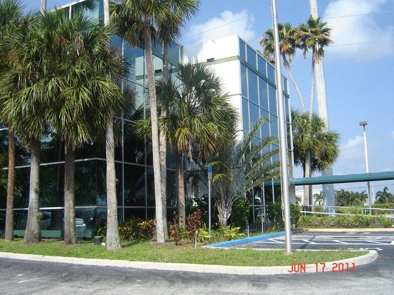 More Photos Of 1501 Corporate Dr, Boynton Beach Office For Lease