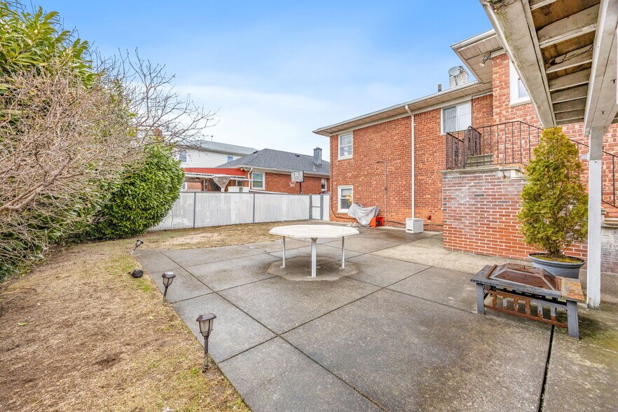 More Photos Of 15744 97th St, Howard Beach Multifamily For Sale