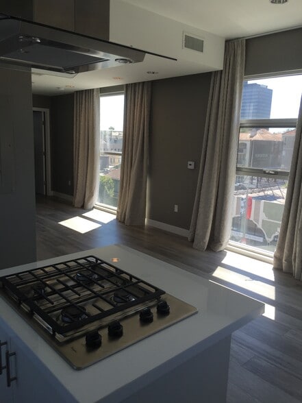 More Photos Of 600 S La Brea Ave, Los Angeles Storefront Retail Residential For Sale