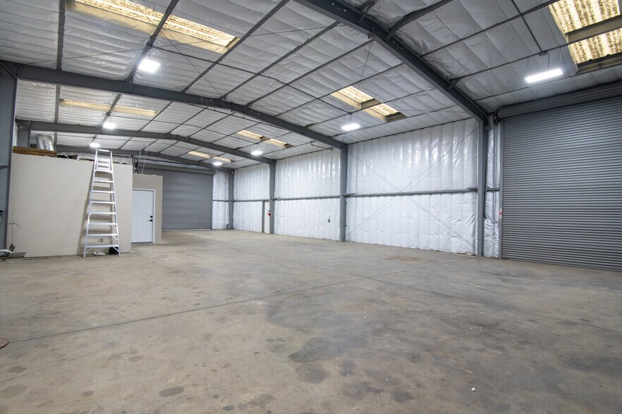 More Photos Of 4100 Well Tech Way, Bakersfield Warehouse For Lease