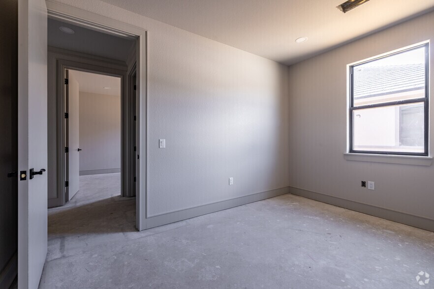 More Photos Of 25201 FM 2978 Rd, Tomball Medical For Lease