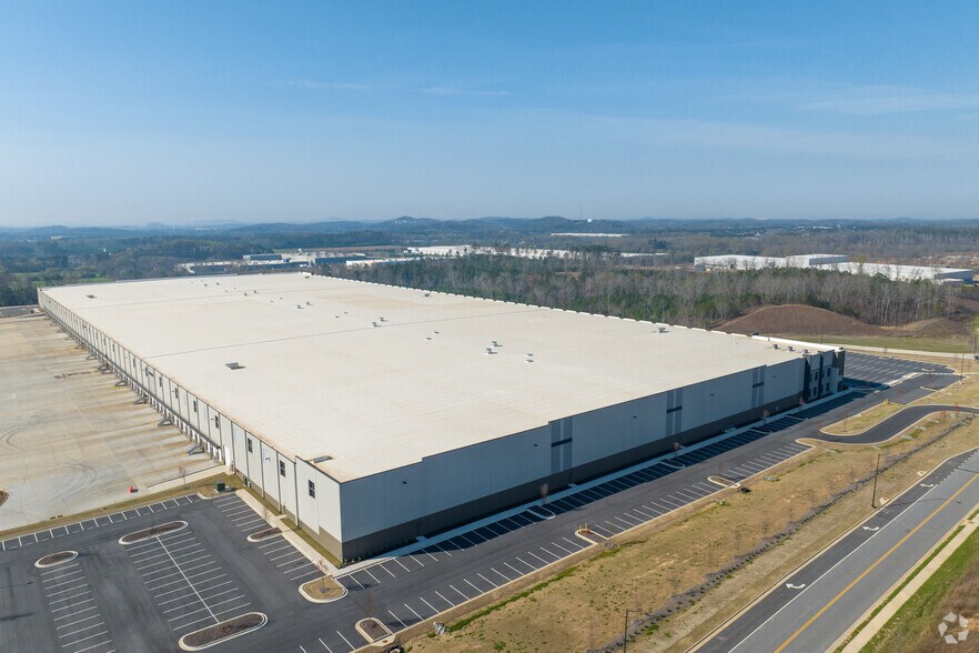 More Photos Of 200 NE Logistics Pky, White Unknown For Lease