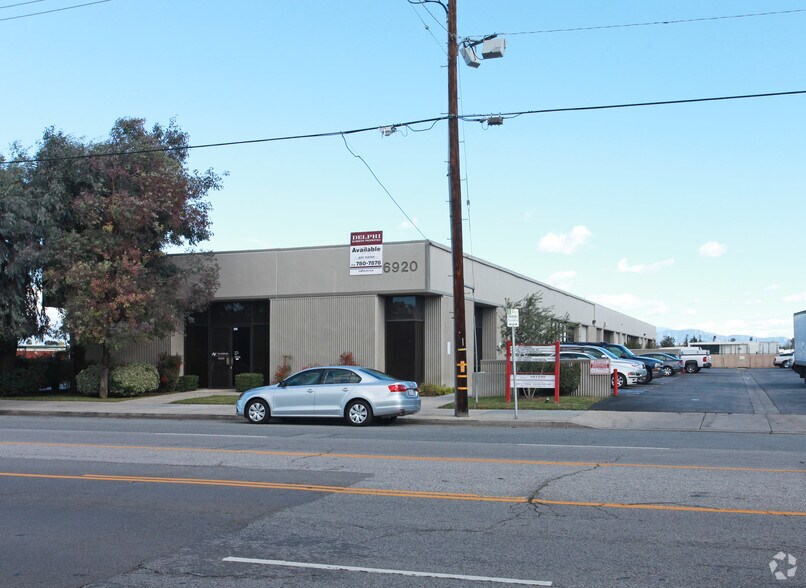 Primary Photo Of 6910-6920 Hayvenhurst Ave, Van Nuys Warehouse For Lease