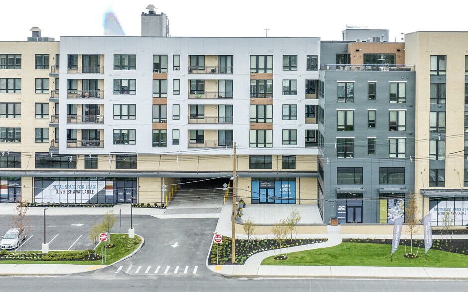 More Photos Of 120 Commerce Way, Woburn Apartments For Lease