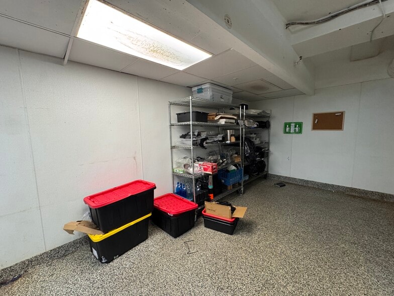 More Photos Of 4-6 Sheridan Ave, Albany Storefront Retail Office For Lease