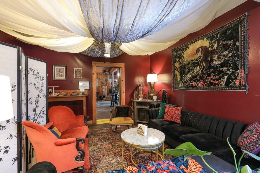 More Photos Of 16454 Appalachian Hwy, Thomas Restaurant For Sale