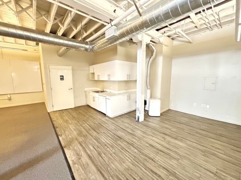 More Photos Of 230-236 8th St, San Francisco Light Manufacturing For Lease