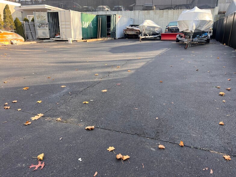 More Photos Of 99 Pine Hollow Rd, Oyster Bay Office For Sale