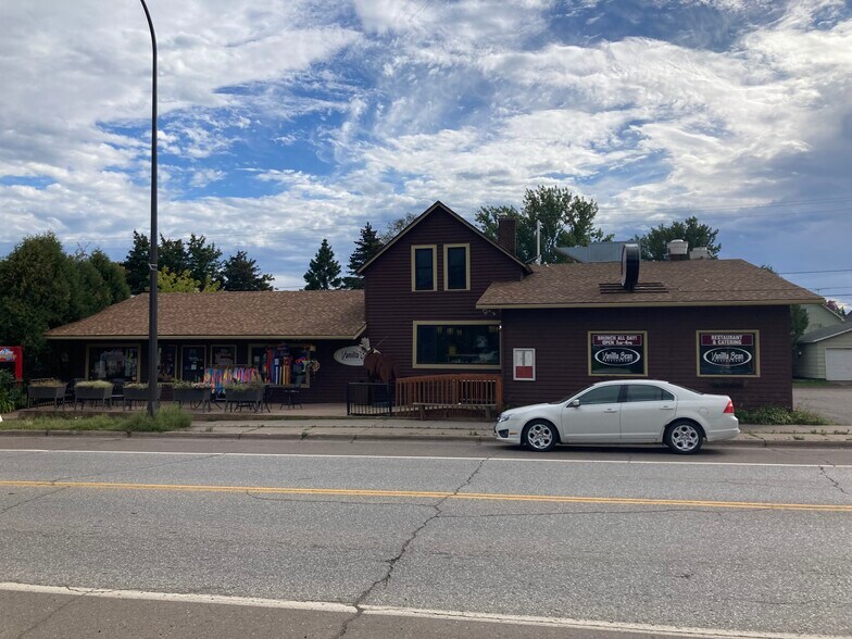 More Photos Of 812 7th Ave, Two Harbors Restaurant For Sale
