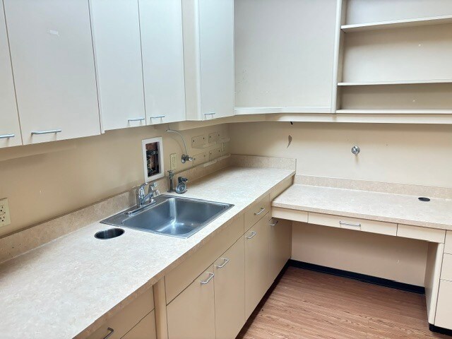 More Photos Of 20031-20035 W Lake Houston Pky, Kingwood Medical For Lease