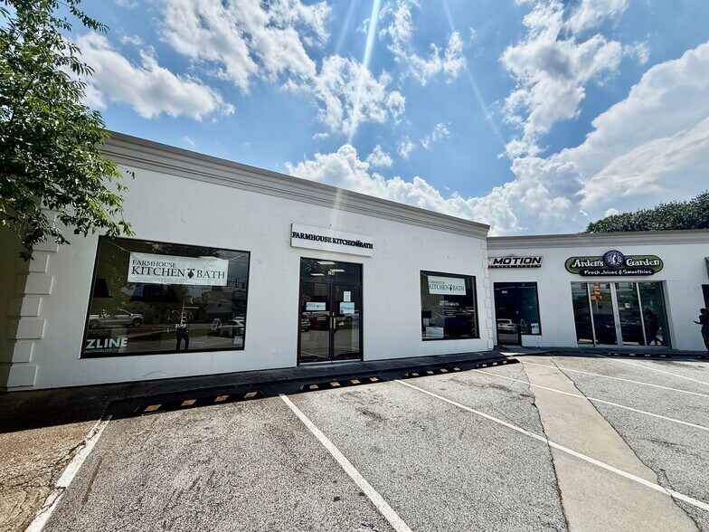 More Photos Of 4338 Paces Ferry Rd SE, Atlanta Storefront Retail Office For Lease