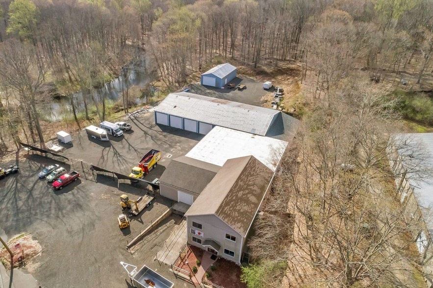 More Photos Of 8 Route 80, Killingworth Warehouse For Lease