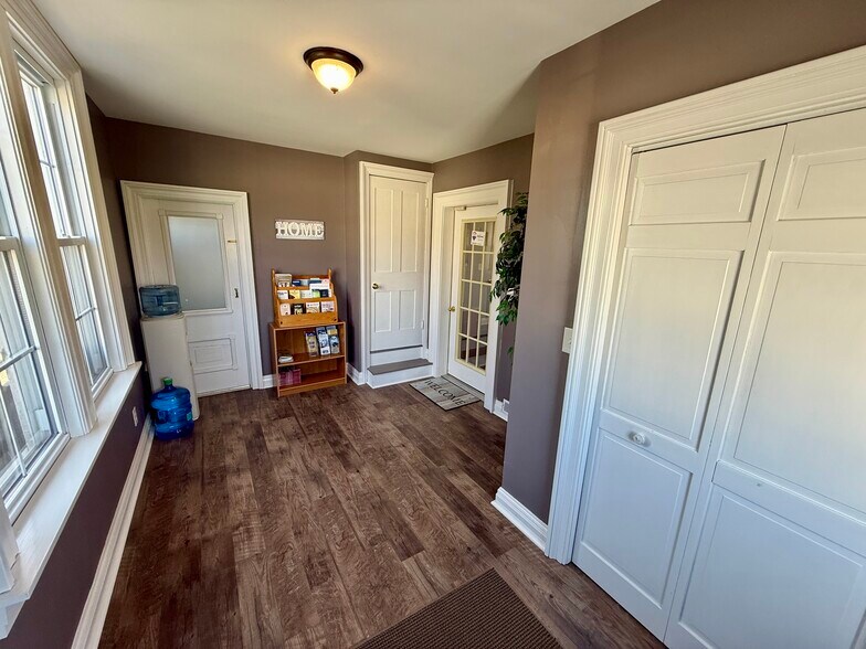 More Photos Of 403 George St, Aurora Office For Sale