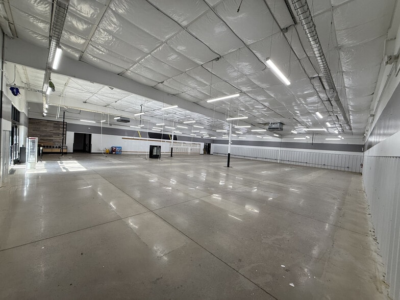 More Photos Of 2075 Ferry Ave, Camden Freestanding For Lease