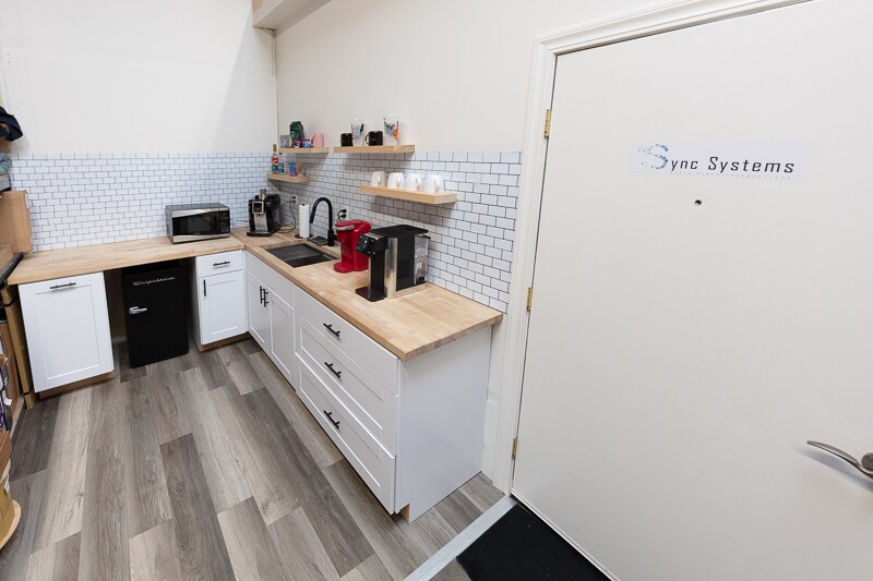 More Photos Of 1800 Empire Industrial Ct, Santa Rosa Flex For Sale