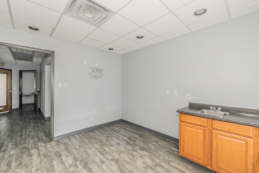 More Photos Of 2014 Justin Rd, Highland Village Medical For Lease