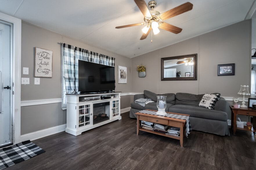 More Photos Of 3655 Neese Commerce Rd, Hull Multifamily For Sale