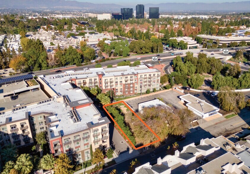 More Photos Of 22045 Clarendon St, Woodland Hills Land For Sale