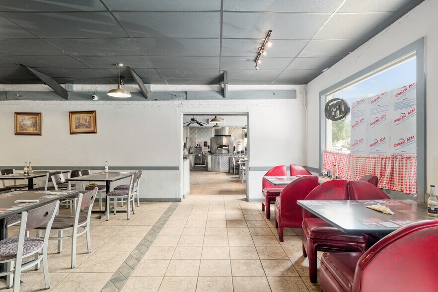 More Photos Of 14960 Main St, Alachua Restaurant For Lease